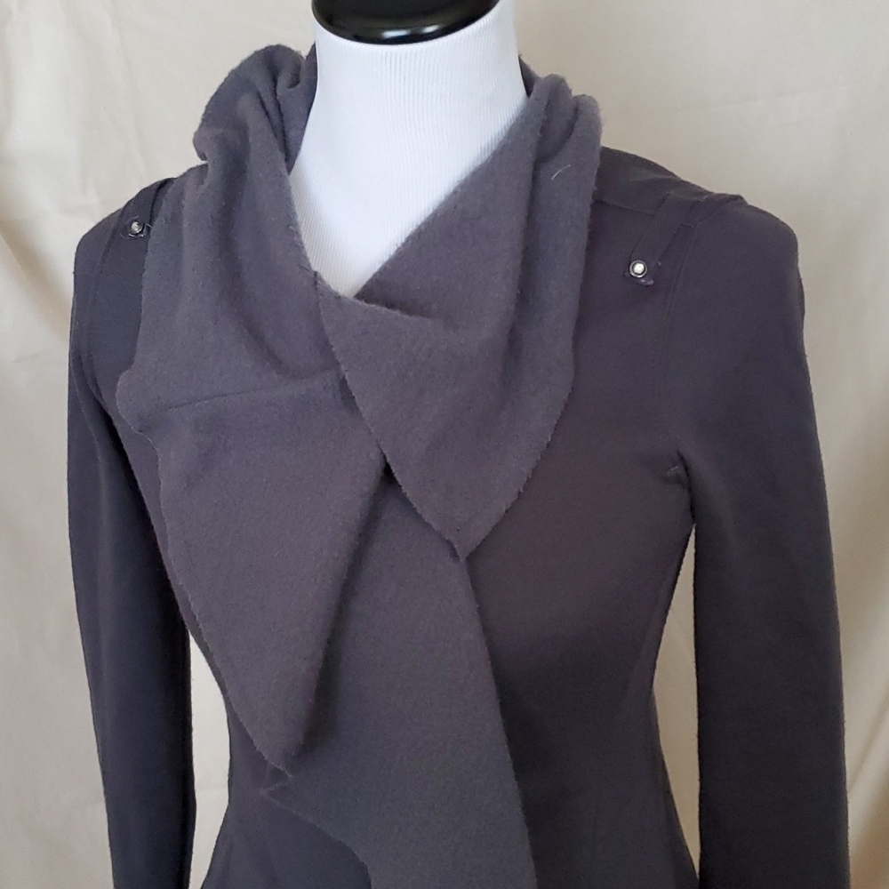 Guess Ruffle Jacket SZ SM - Picture 2 of 11